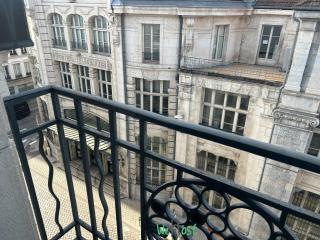 COMM - Proudhon 4 - SC - Studio lumineux à quelques pas de la gare Viotte - 5