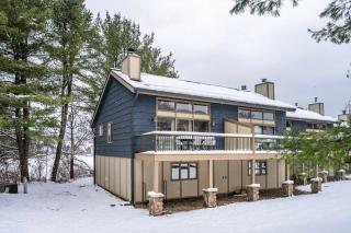 Updated 3BR Townhome Across From Holiday Valley - 6