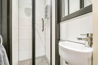 Modern luxurious spacious house in London Brixton - 6