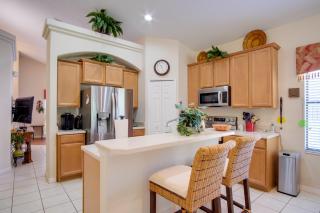 Sunny Villa with Lanai 17 Mi to Disney! - 2