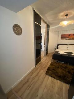 Modern & Cozy Apartment in the Heart of the City - 7