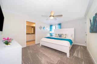 4393MO TOWNHOUSE 5 BEDROOMS & 4 BATHROOMS + POOL - 4