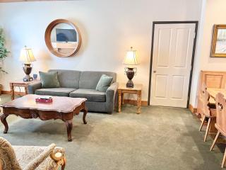 Cozy Zermatt 2BR 2BA Villa with Pool & Kitchen -8385 - 8