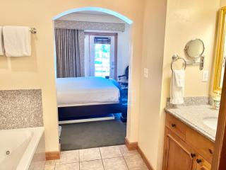 Cozy Zermatt 2BR 2BA Villa with Pool & Kitchen -8385 - 2