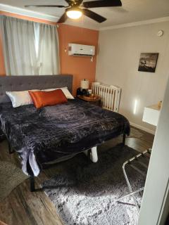 Giggling Creek Cottage - BedJet! King Sized! Gazebo, 45 Acres, Arcades, Nintendo, more - 2