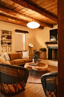 Casita Mistica A Southwest Adobe Field Home - 9