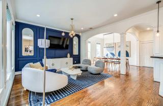 3BD Houston Heights Hideaway with Outdoor Paradise - 4