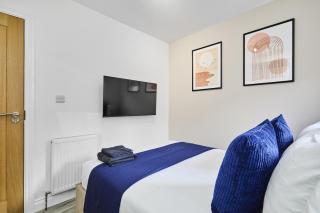 Estcourt Avenue Apartments - 1