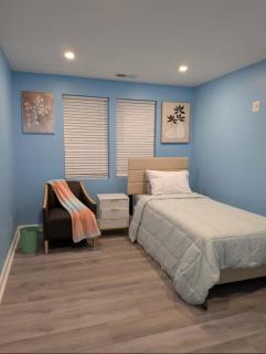 Work and play close to everything - 4