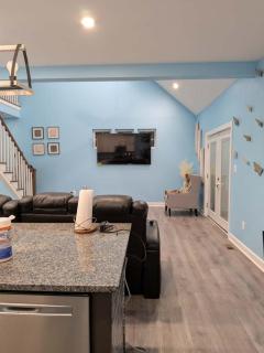 Work and play close to everything - 3