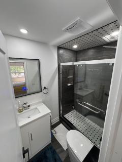 Private Bedroom with Ensuite - 9