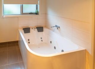Modern Spacious 4BR Home by a 24Hour Cafe and IGA Ballarat - 4