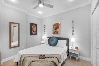 Modern NoLibs 1BR - Pool & Gym - 9