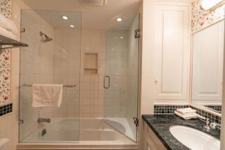 All Seasons Condo Close to Gondola - 4