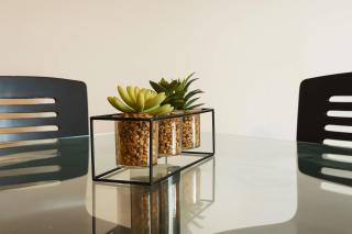 Contemporary 2 Bedroom Flat with Great Location in Salford - 9