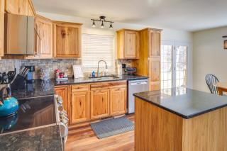 Lyles Peaceful Creekside Home Hot Tub and Fire Pit - 7