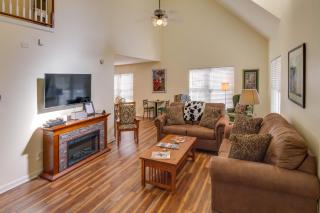 Lyles Peaceful Creekside Home Hot Tub and Fire Pit - 7