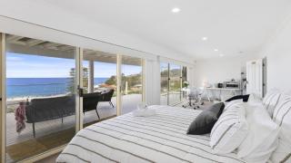 Amazing Views and Short Walk To Beach - 9