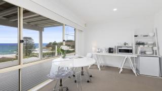 Amazing Views and Short Walk To Beach - 5