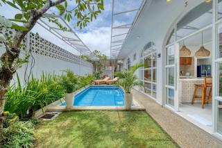 Villa Bibiz Romantic 3BR Villa Retreat in Seseh - 5