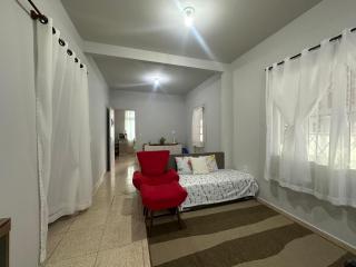 Casa na Praia - Espaçosa com Garagem Ampla e Churrasqueira PRA357 - 0