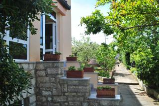 Seaside apartments with a swimming pool Ugljan - 829 - 1