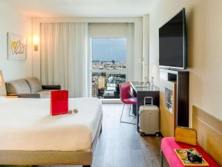 Novotel Barcelona City - 1