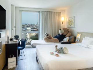 Novotel Barcelona City - 3