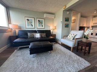 New Waikiki High-Rise 1BR with Split AC & Full Kitchen - 8
