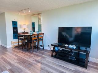 New Waikiki High-Rise 1BR with Split AC & Full Kitchen - 5