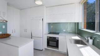 Seaview 1 Fabulous Views & Location - 4