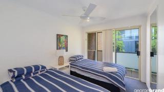 Greenpark 11 - 2 Minutes To The Sand and Cafes - 1