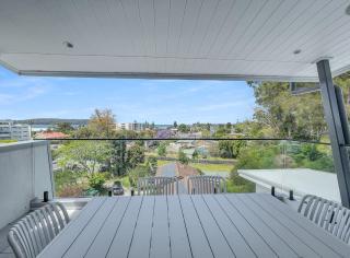 Modern 4-Bed Townhouse with Water Views - 4