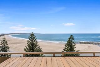 Bright Beachside Escape at The Entrance - 5