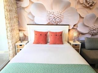 Marine Surf 13th Renovated with Small Parking Space - 8