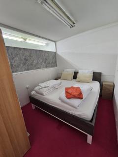 Private 3-room apartment - 2