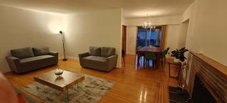 Spacious Private Family Room in Homestay - Vancouver - 9