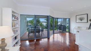 The Point On Cliff - Two Levels and Views - 9