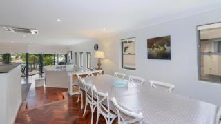 The Point On Cliff - Two Levels and Views - Avoca Beach - 5