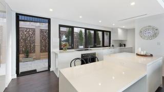 Quarterdeck 5 - Luxury Stylish Apartment - 4