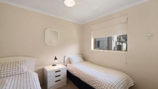 Sand N Sun - Opposite The Beach - 4