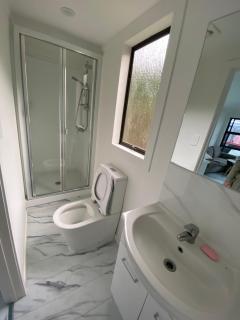 2-bed guesthouse near Auckland Airport & beaches - 2