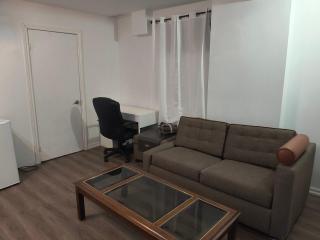 Cozy Bachelor Apartment at Trillium - 4