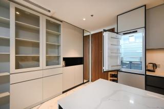 Luxury Crest Apt with City View 3Bed and 2 Baths - 7