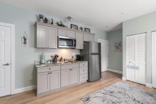 World Tour 104-101B - 9