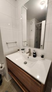 Espectacular departamento 2D2B, súper ubicación, con estacionamiento - 3