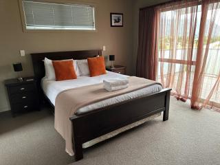 Sunny Bob Lee Place - Wanaka - 2