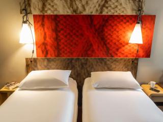 ibis Birmingham Airport Terminal Building - NEC - 4