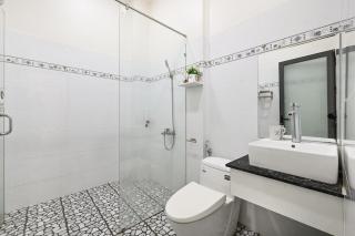 Spacious City 2Bed 1Bath Upstairs Home - 1