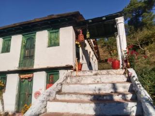 Far out Homestay - 5